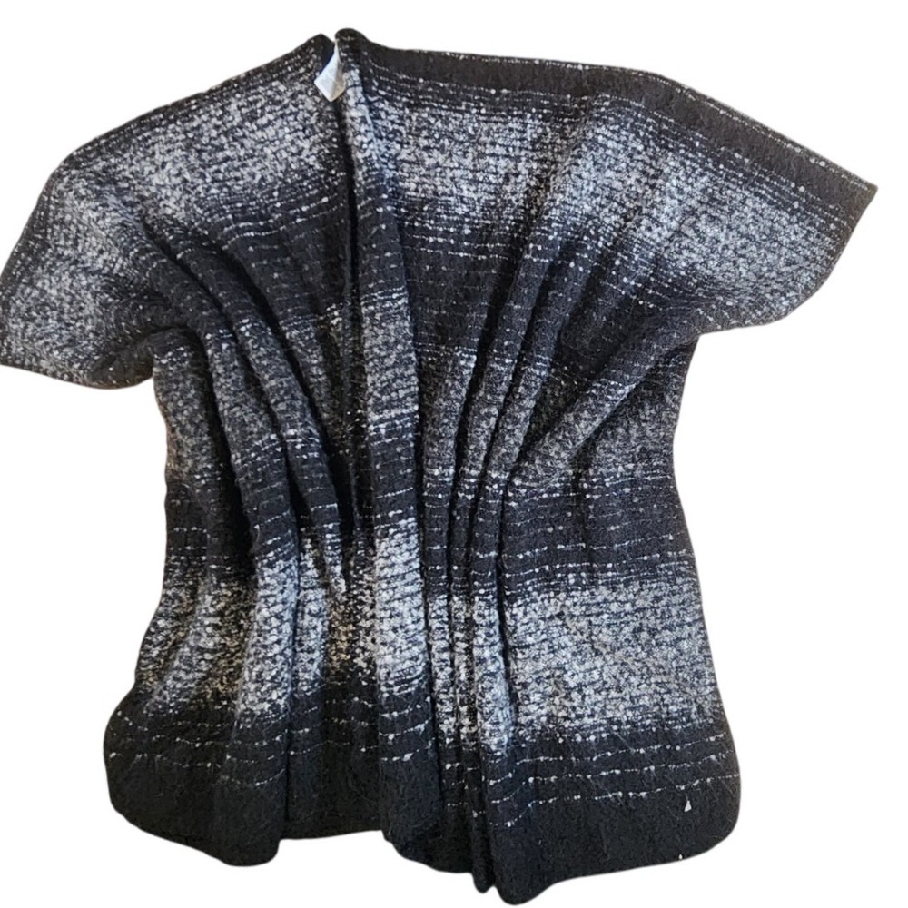Woolrich Textured Doris Stripe LuxeSoft Cozy Blanket Shawl Wrap Cape One Size - Picture 4 of 7